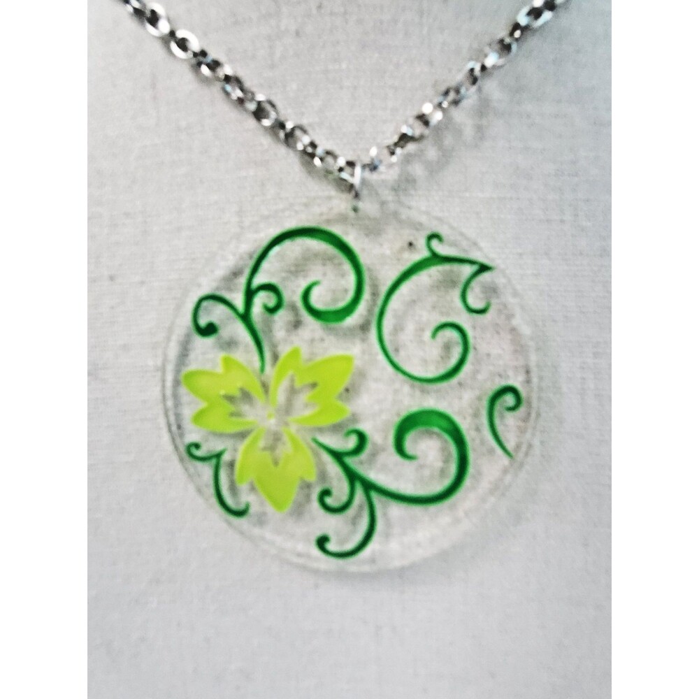 Etched Green Floral Round Textured Disk Pendant Necklace Silvertone Chain NWOT